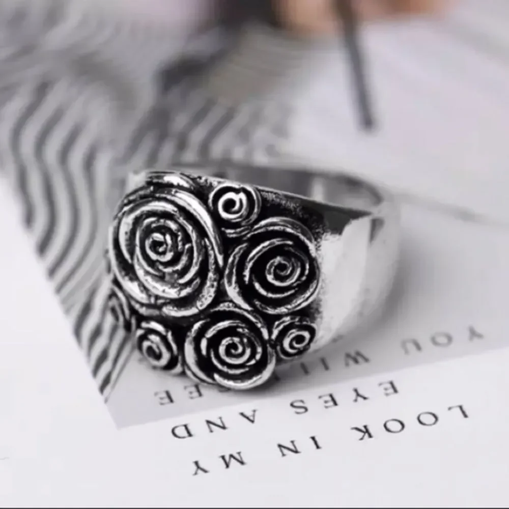 Bridal Rose Ring​​